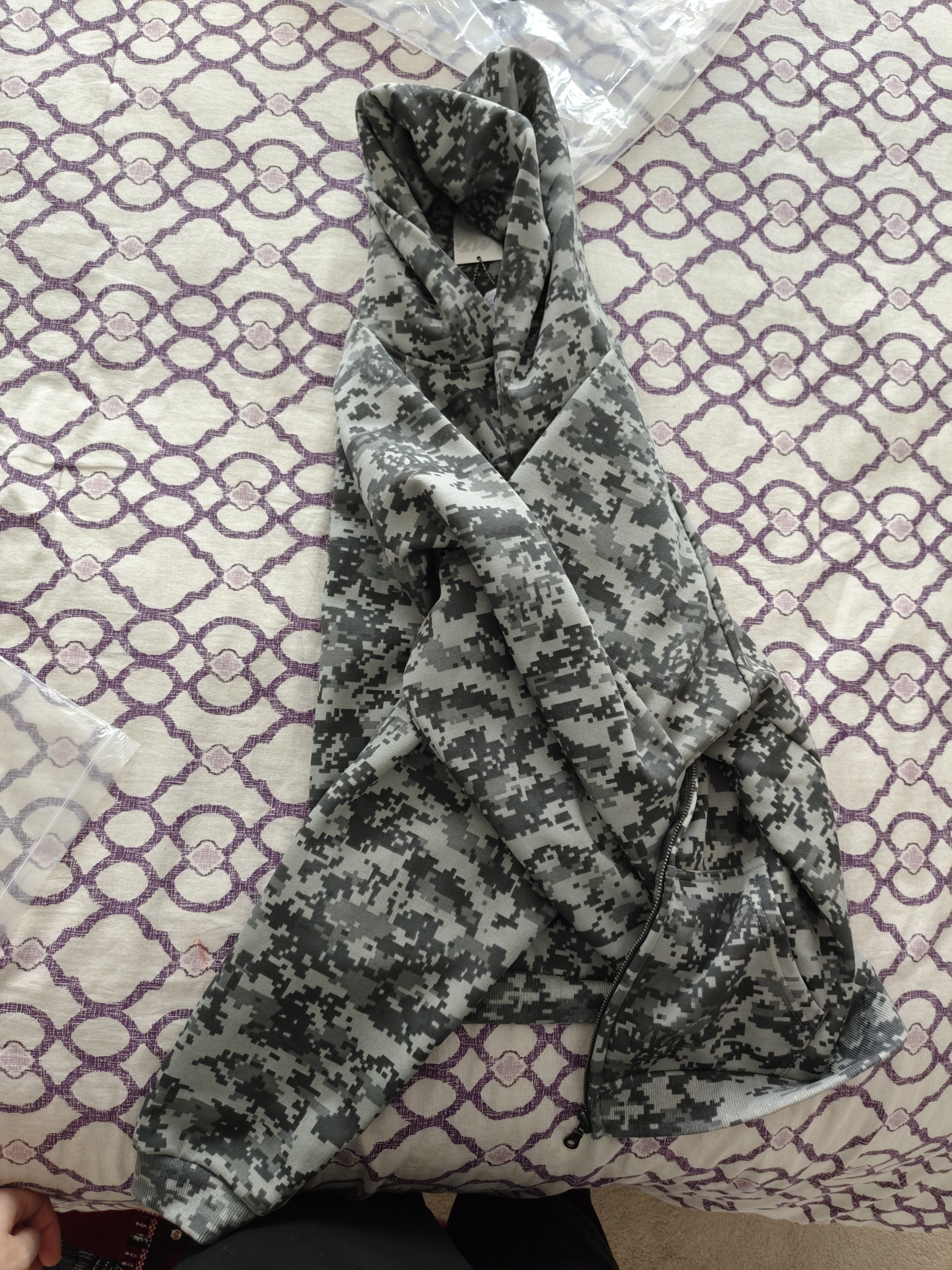 [CANADIAN WAREHOUSE] [FAST SHIPPING 7-10 DAYS] Mertra Camouflage Hoodie