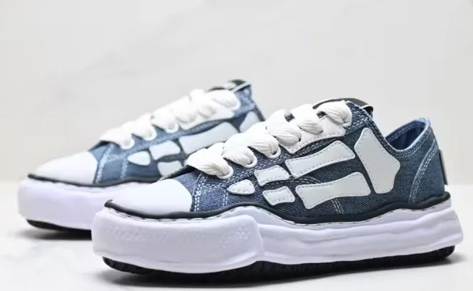 Men's Designer High Quality Chunky Sneakers with Lace-up Closure Mesh Lining Fashionable and Trendy