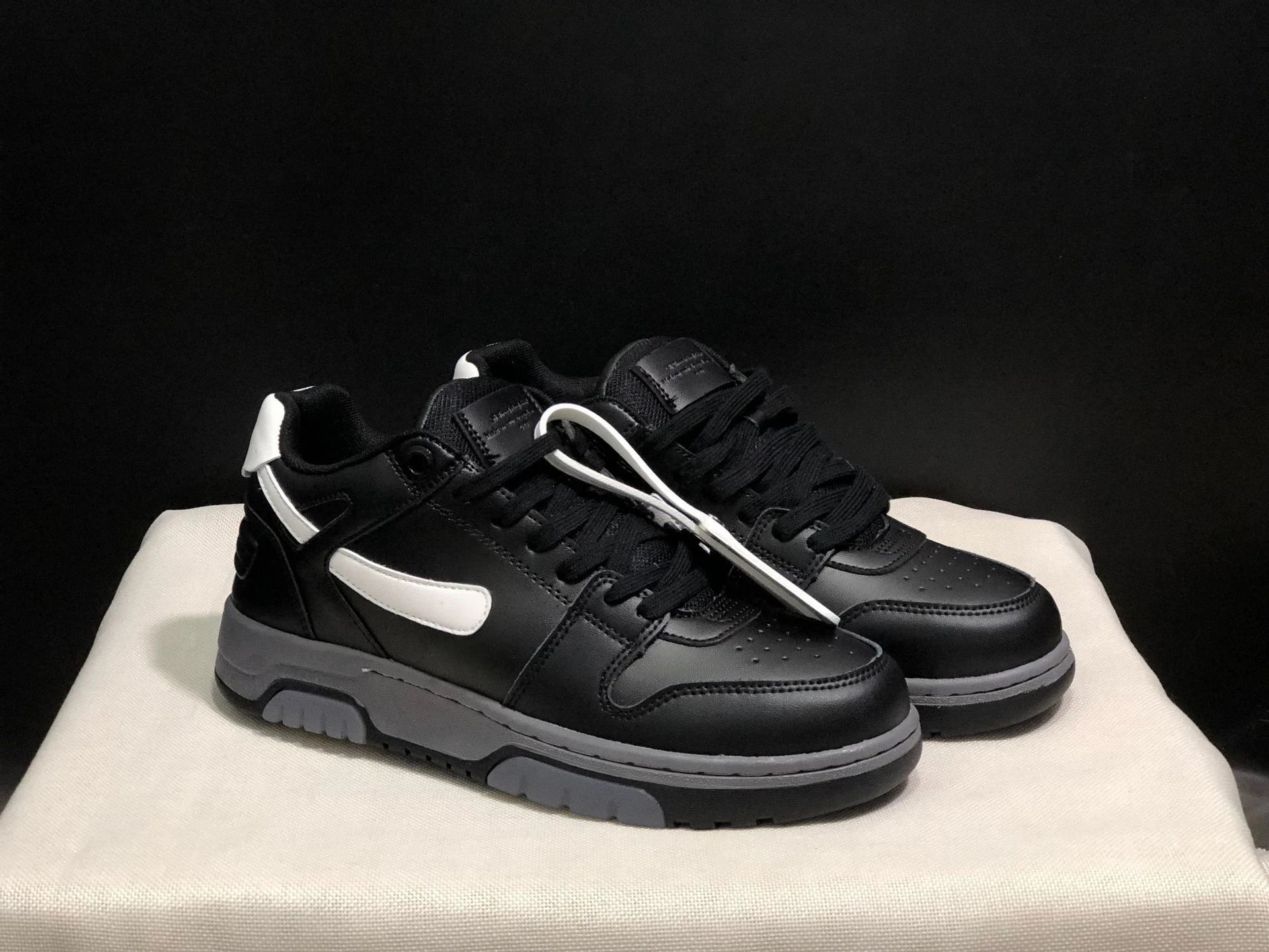 Designer Men's High Quality Casual Lace-Up Stitching Winter Sport Shoes Luxury Wholesale for Spring Walking